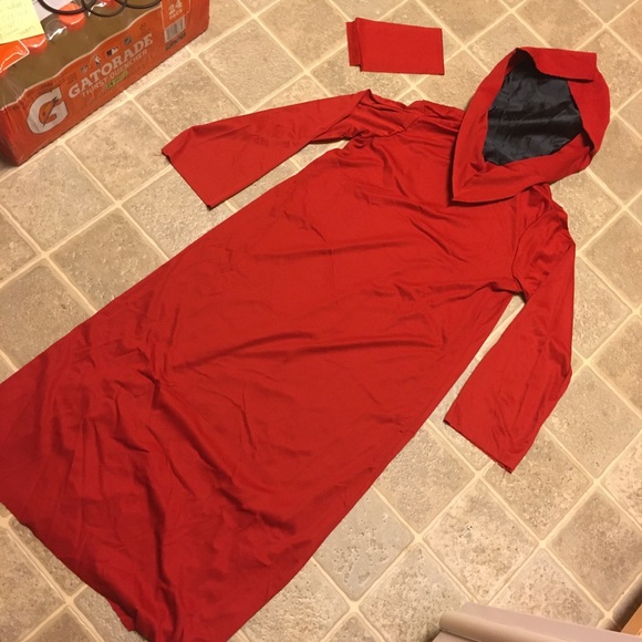 Red Mesh Face Hooded Robe Costume - Picture 3 of 6